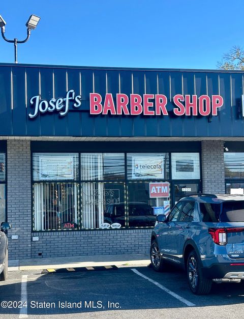 Photo of 2220 Hylan Boulevard, Staten Island, NY 10306 (MLS # 2406303)