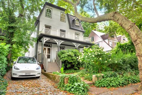 Photo of 117 Tysen Street, Staten Island, NY 10301 (MLS # 2404482)