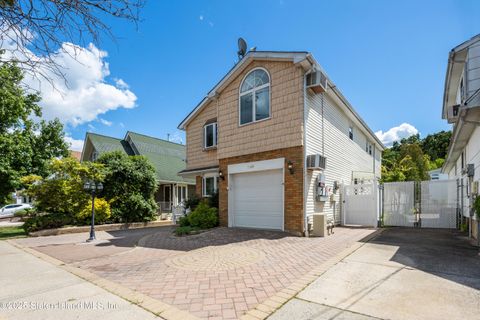 Photo of 788 Katan Avenue, Staten Island, NY 10312 (MLS # 2505056)