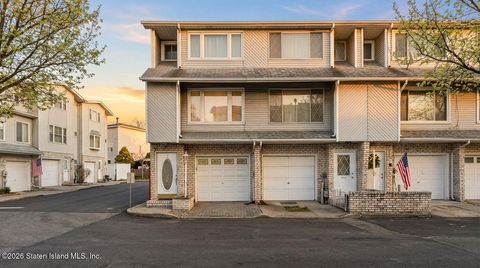 Photo of 5 Vogel Lane, Staten Island, NY 10314 (MLS # 2601065)