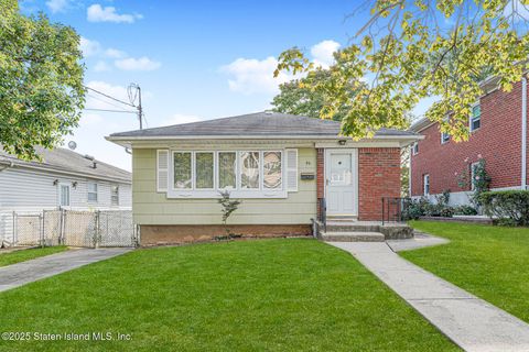 Photo of 46 Hillis Street, Staten Island, NY 10312 (MLS # 2505843)