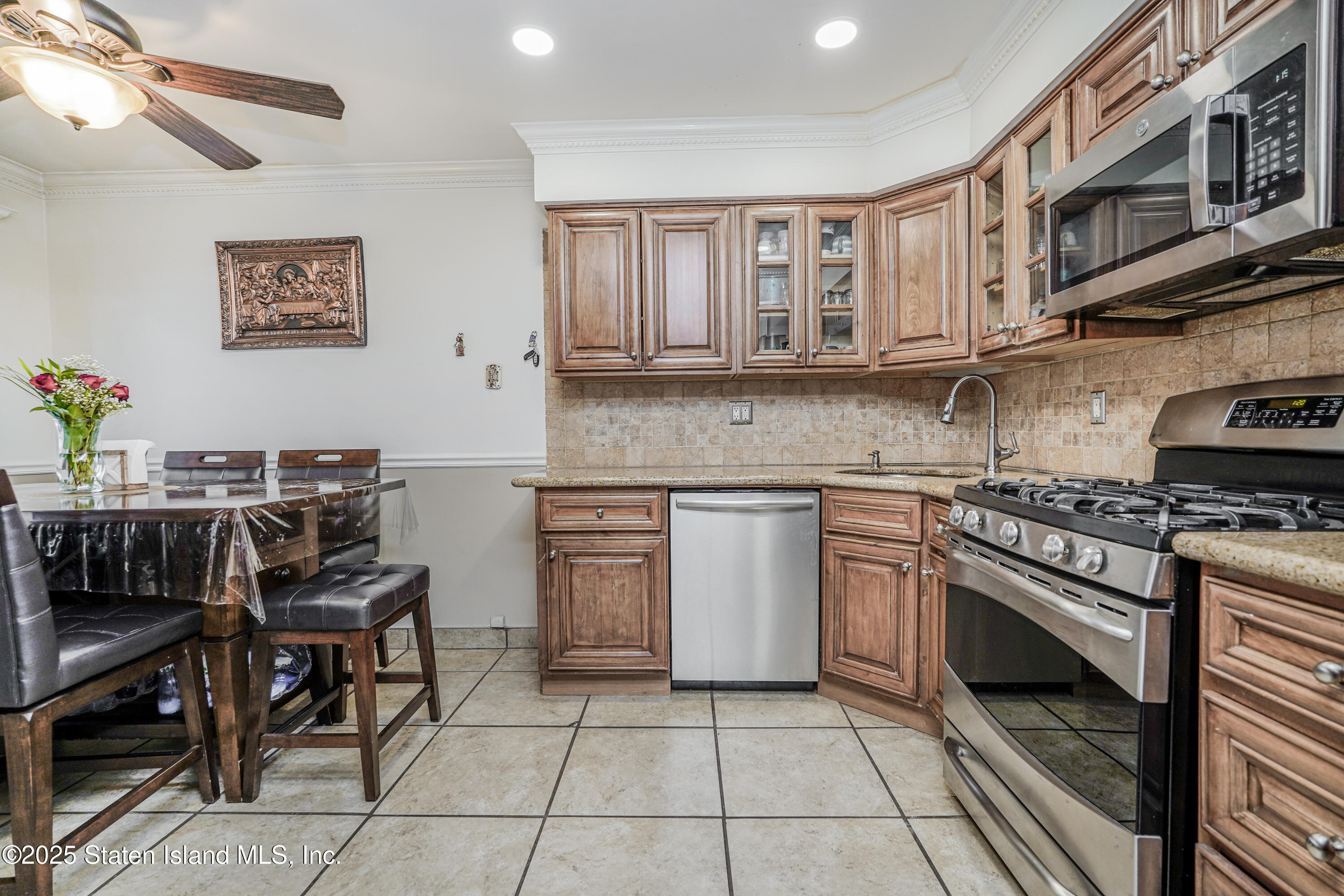 1021 Rockland Avenue, Staten Island, New York image 12