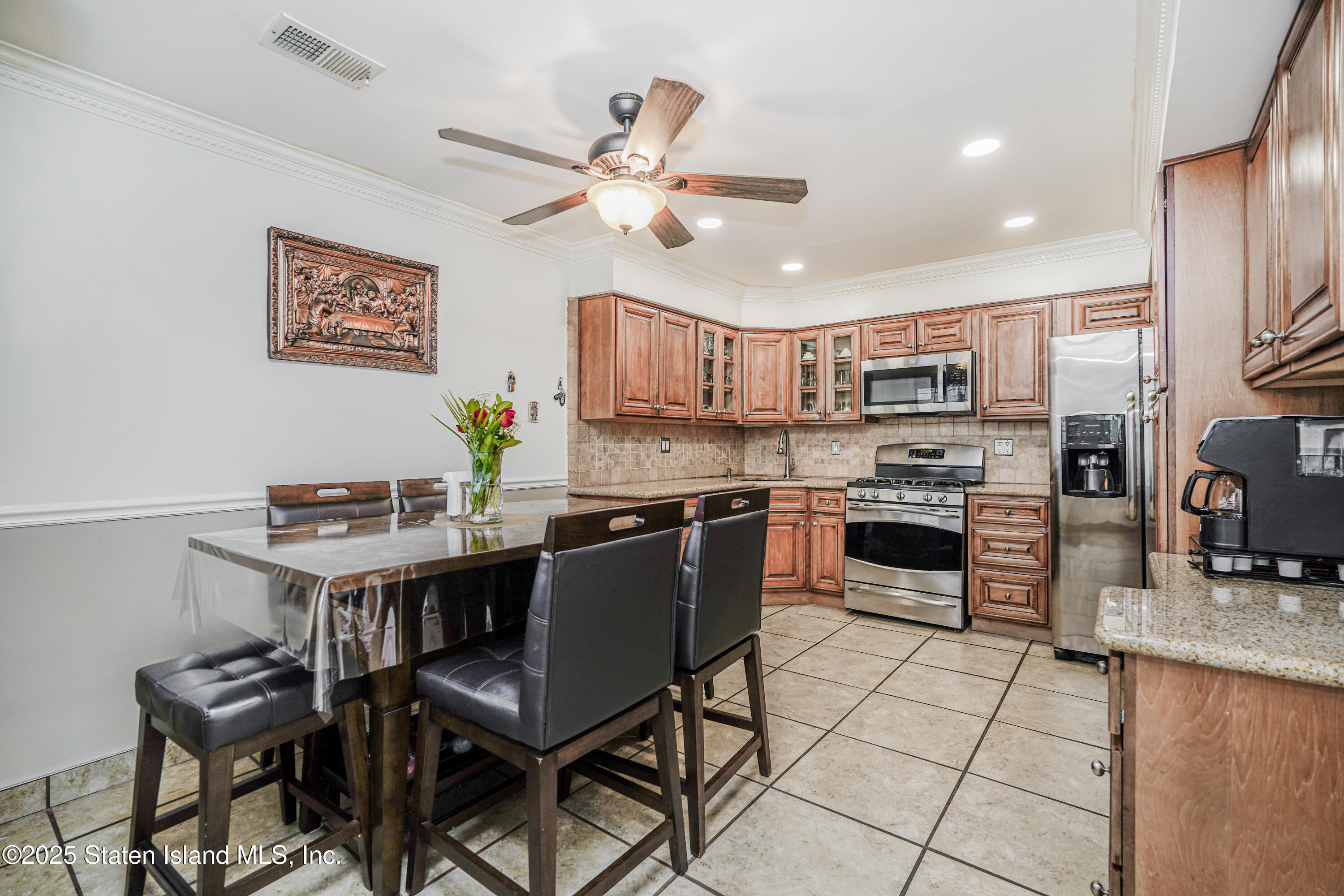 1021 Rockland Avenue, Staten Island, New York image 16