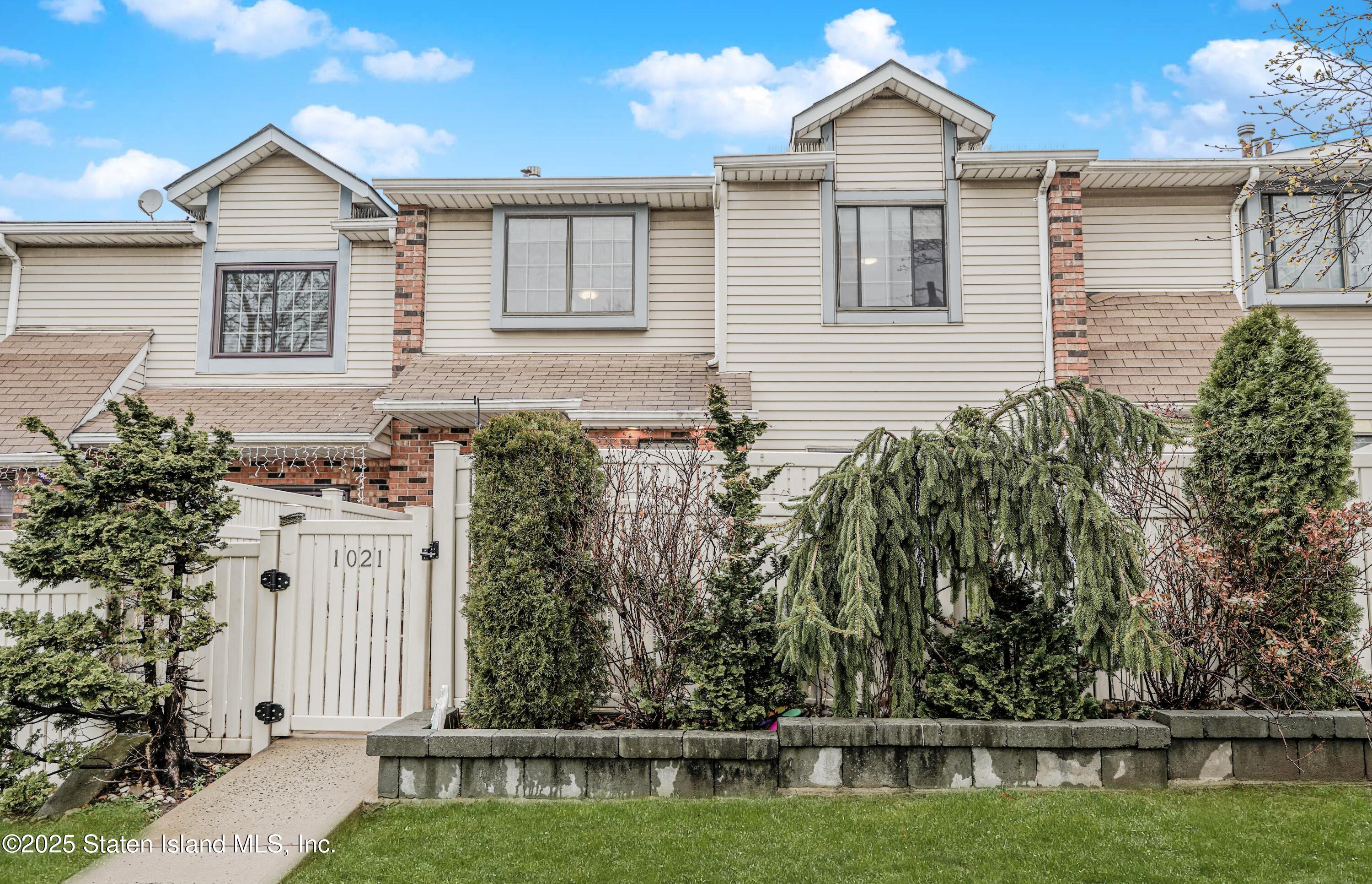 1021 Rockland Avenue, Staten Island, New York image 2