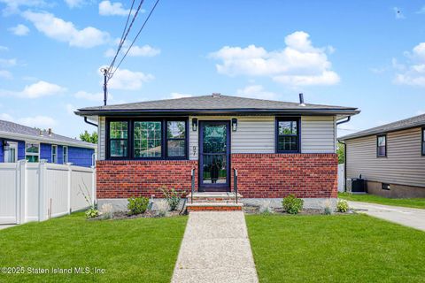 Photo of 97 Preston Avenue, Staten Island, NY 10312 (MLS # 2504041)