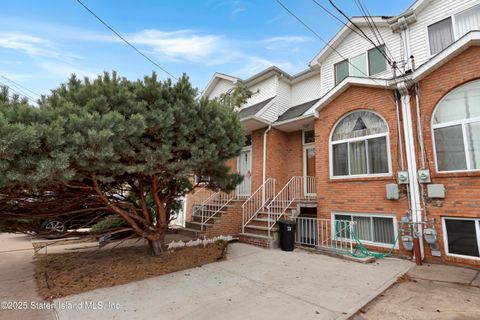 Photo of 21 Cornish Street, Staten Island, NY 10308 (MLS # 2501693)