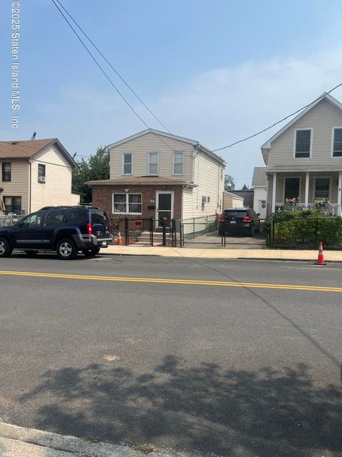 Photo of 23 Union Avenue, Staten Island, NY 10303 (MLS # 2505226)