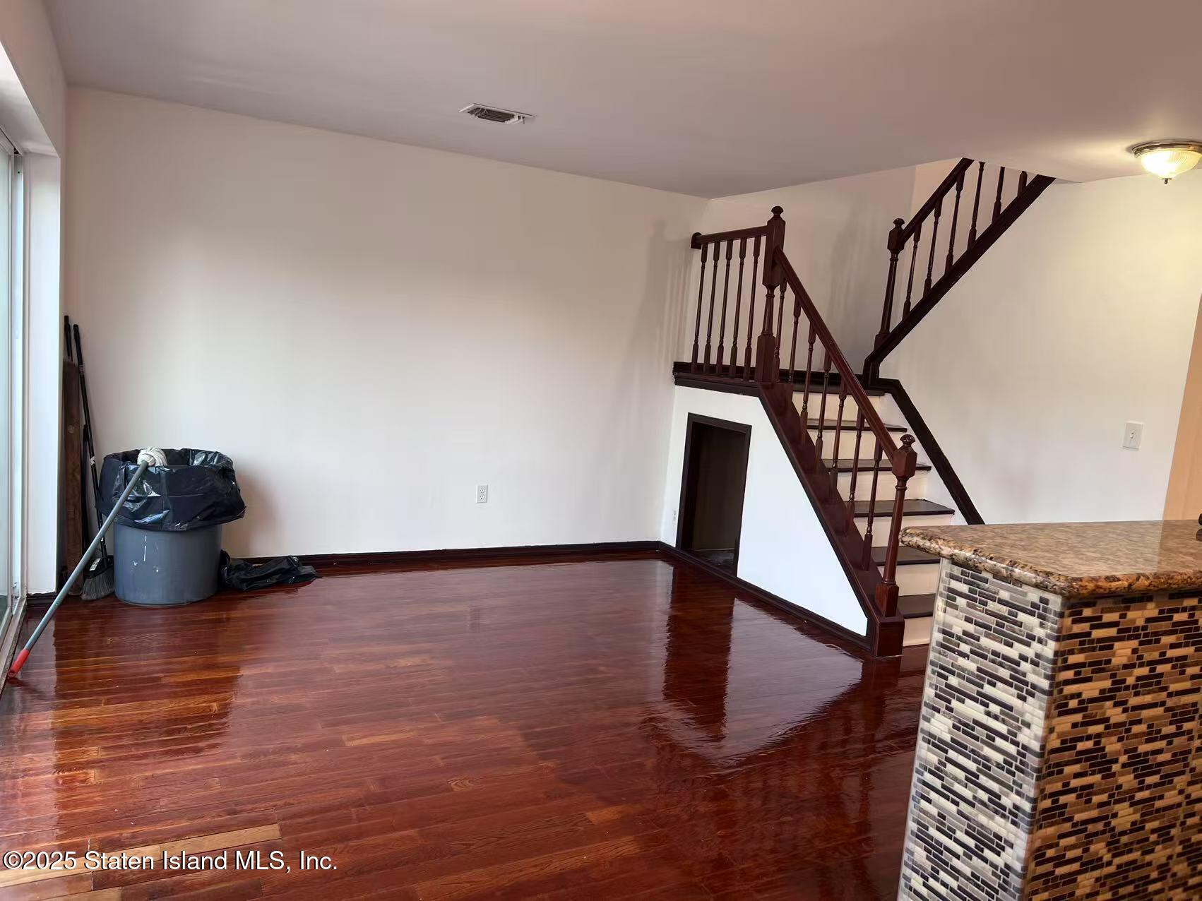 181 Pond Way #B, Staten Island, New York image 12