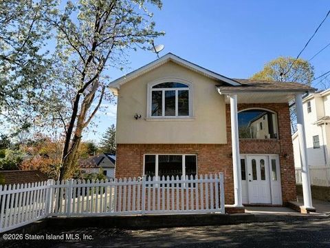 Photo of 99 Excelsior Avenue, Staten Island, NY 10309 (MLS # 2602033)
