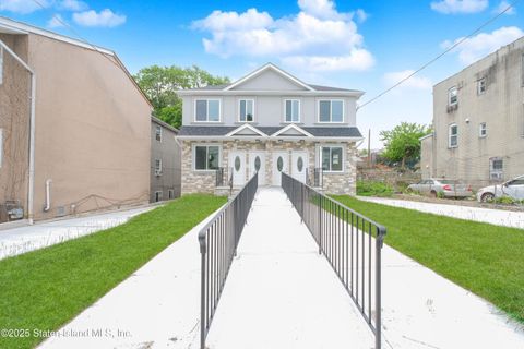Photo of 70 Clifton Avenue, Staten Island, NY 10305 (MLS # 2503046)