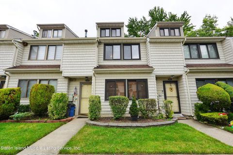 Photo of 225 Signs Road #B, Staten Island, NY 10314 (MLS # 1163630)
