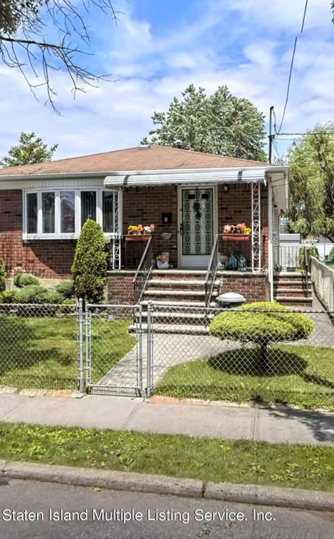 Photo of 93 Vedder Avenue, Staten Island, NY 10302 (MLS # 2401808)