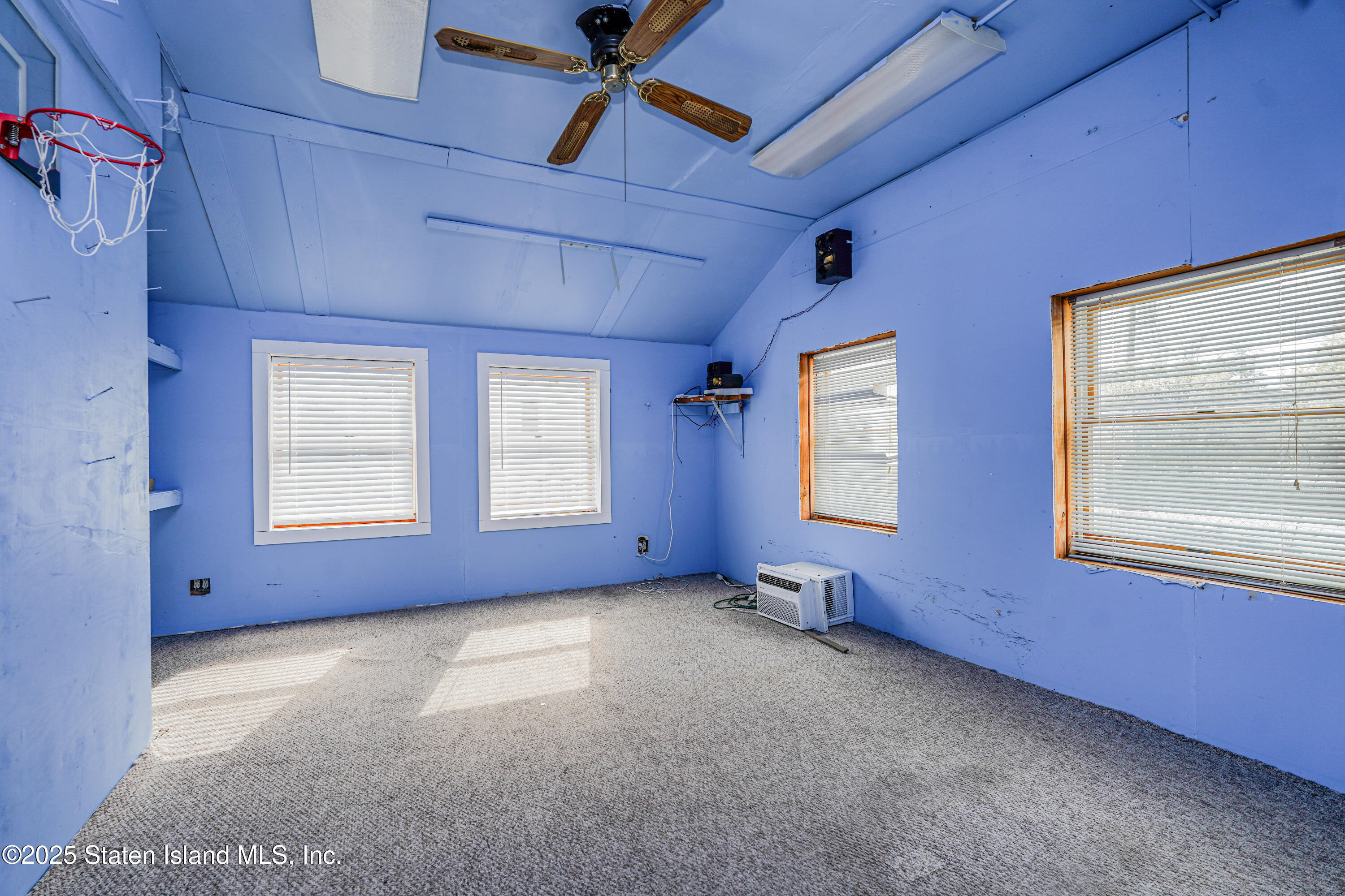 195 Yetman Avenue, Staten Island, New York image 42