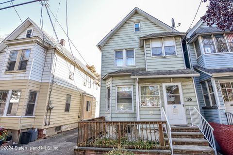 Photo of 195 Park Avenue, Staten Island, NY 10302 (MLS # 2404971)