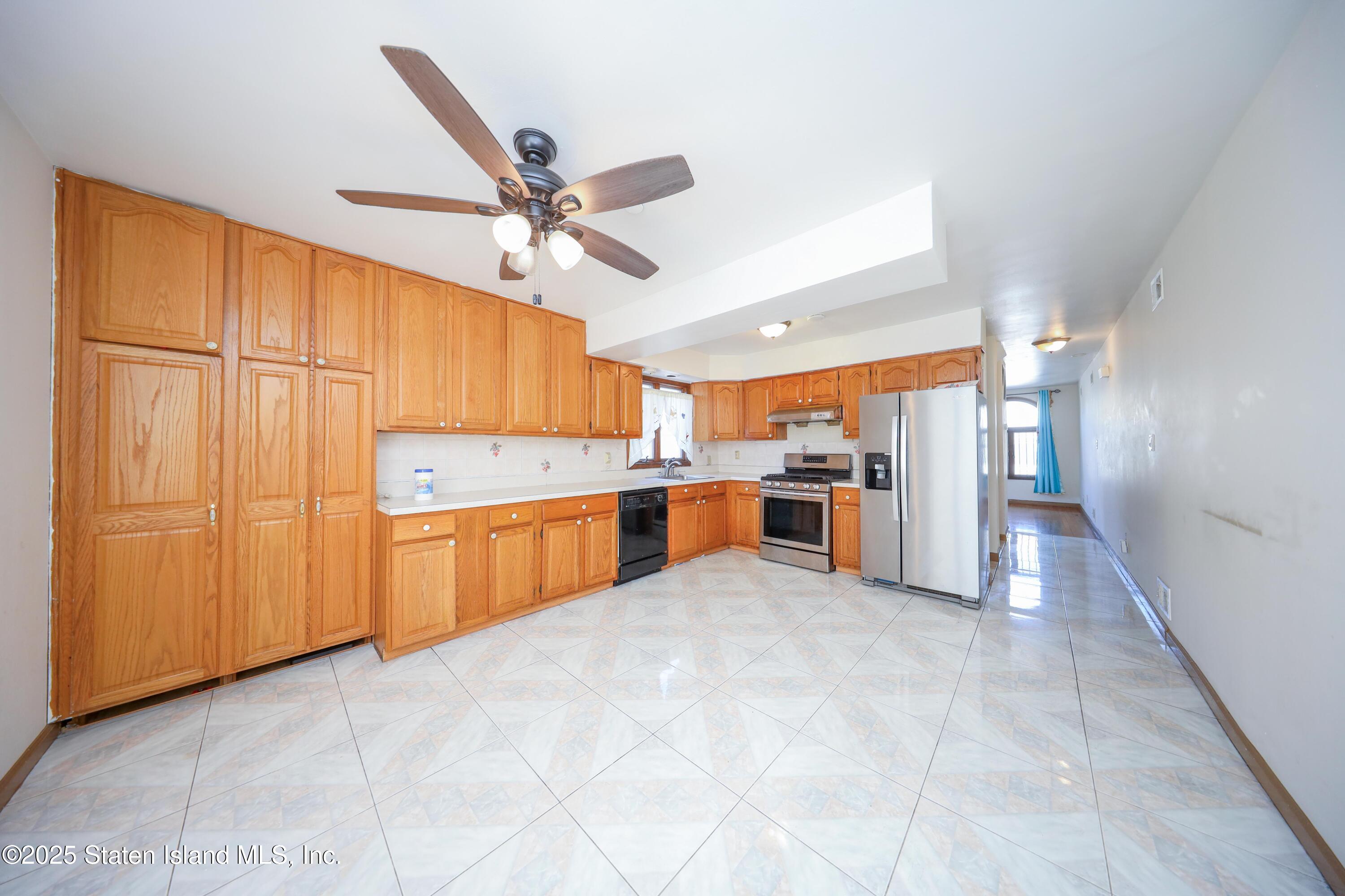 20 St. Johns Avenue, Staten Island, New Mexico image 10