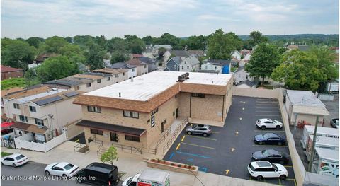 Photo of 399 Lake Avenue #B, Staten Island, NY 10309 (MLS # 1156818)