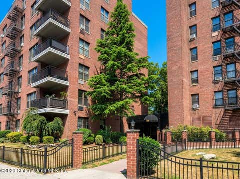 Condo For Sale - 145 Lincoln Avenue #6V<br/> Staten Island, NY 10306