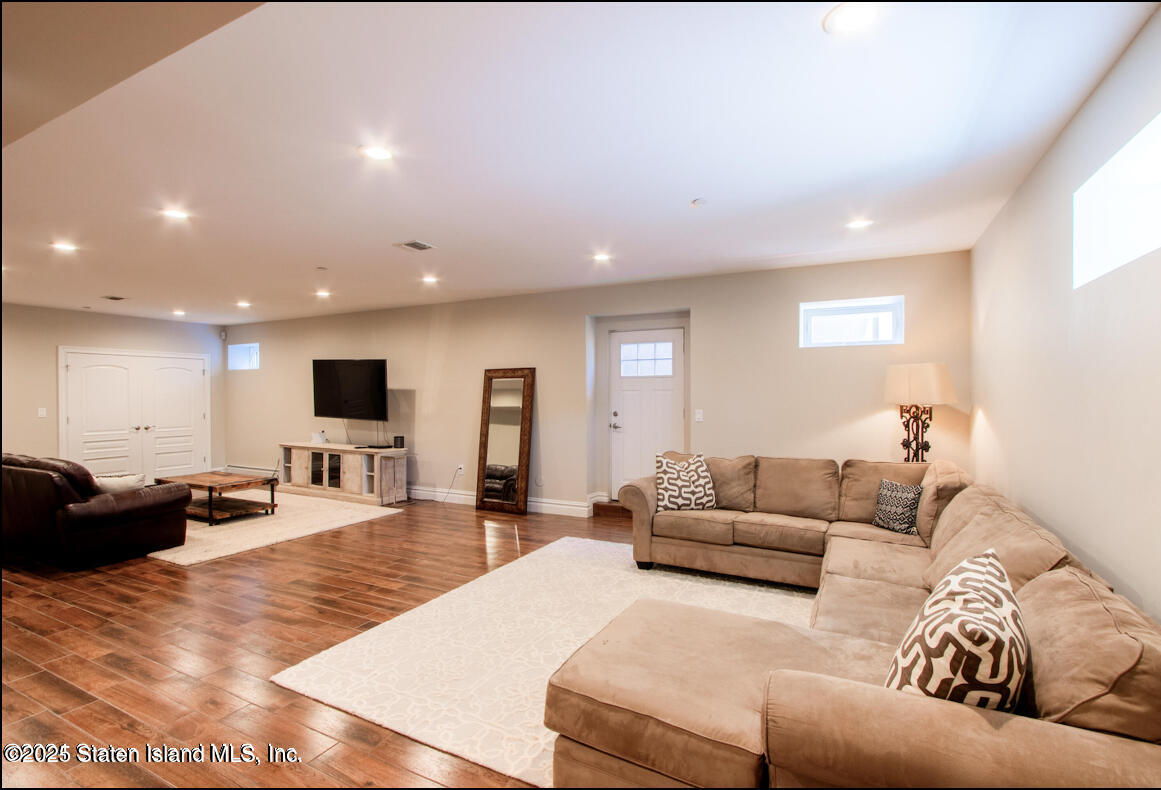 434 Darlington Avenue, Staten Island, New York image 31