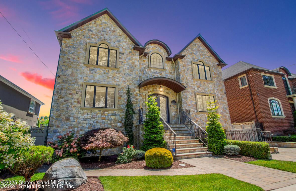 434 Darlington Avenue, Staten Island, New York image 2