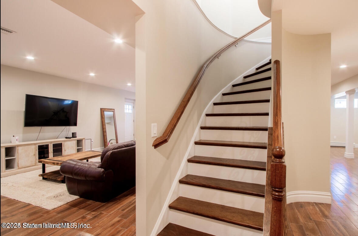 434 Darlington Avenue, Staten Island, New York image 30