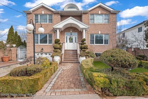 Photo of 5 Rigimar Court, Staten Island, NY 10309 (MLS # 2600988)