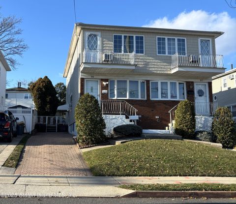 Photo of 99 Thollen Street, Staten Island, NY 10306 (MLS # 2507161)