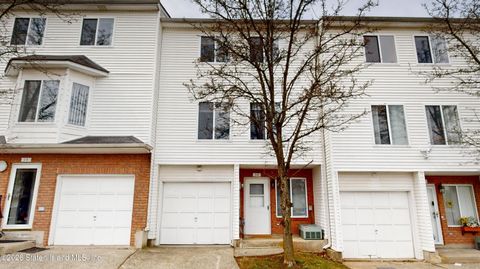 Photo of 32 Aspen Knolls Way, Staten Island, NY 10312 (MLS # 2601345)