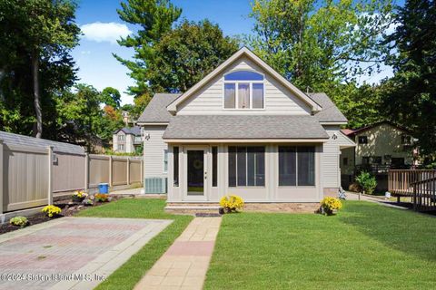 Photo of 393 St Andrews Road, Staten Island, NY 10306 (MLS # 2404763)