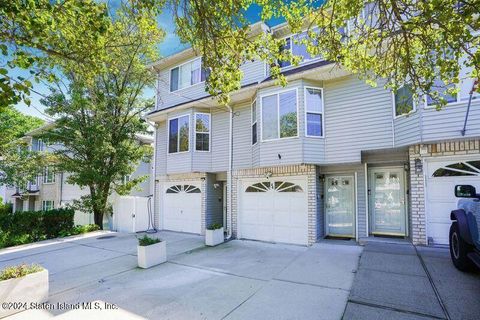 Photo of 44 Halpin Avenue, Staten Island, NY 10312 (MLS # 2404679)