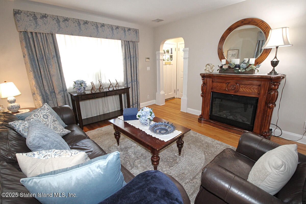 92 Sawyer Avenue, Staten Island, New York image 8
