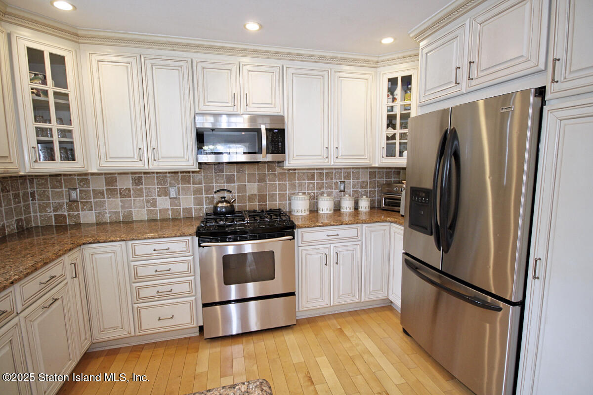92 Sawyer Avenue, Staten Island, New York image 16