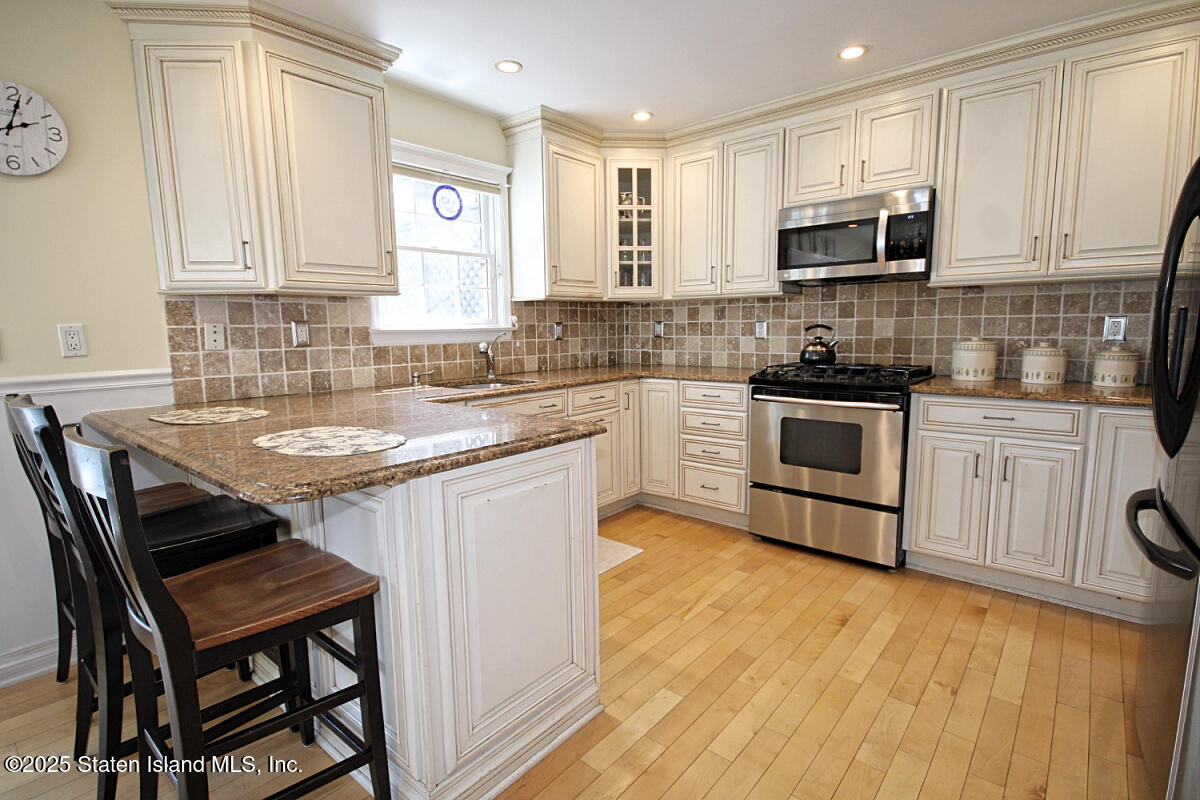 92 Sawyer Avenue, Staten Island, New York image 14