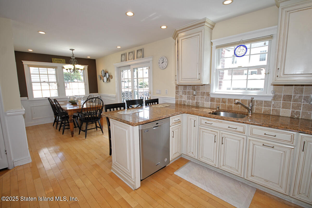 92 Sawyer Avenue, Staten Island, New York image 18