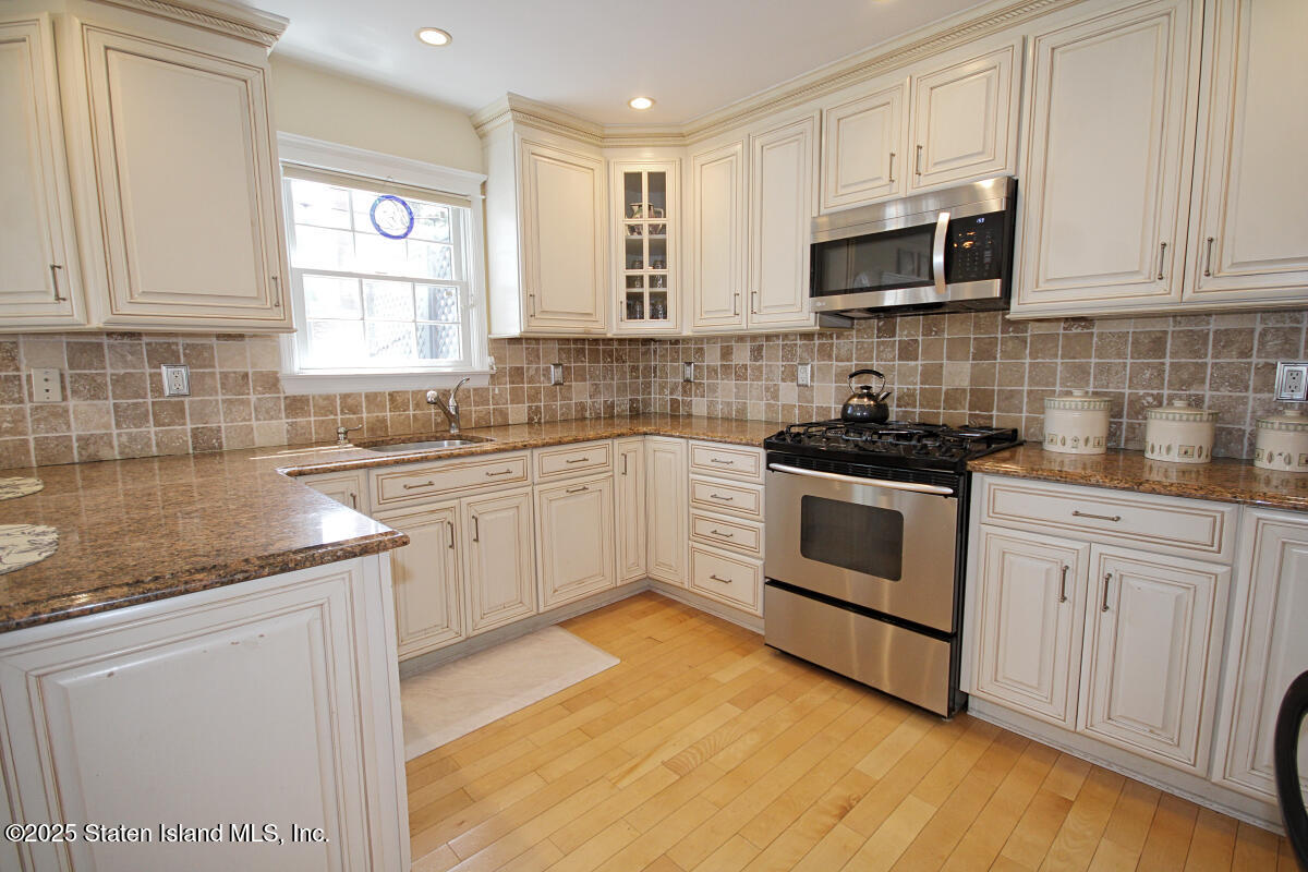92 Sawyer Avenue, Staten Island, New York image 15