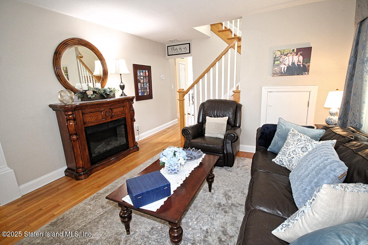 92 Sawyer Avenue, Staten Island, New York image 9