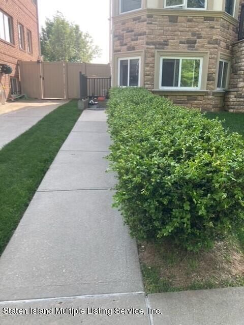 Photo of 276 Holten Avenue, Staten Island, NY 10309 (MLS # 1161937)