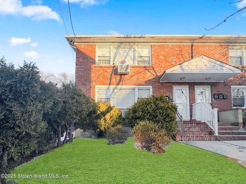 Photo of 55 Area Place, Staten Island, NY 10314 (MLS # 2500136)