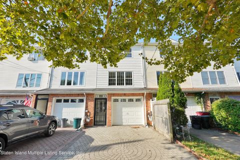 Photo of 498 Liberty Avenue, Staten Island, NY 10305 (MLS # 1164079)