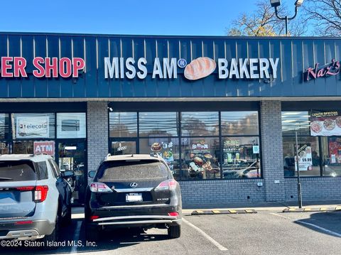 Photo of 2222 Hylan Boulevard, Staten Island, NY 10306 (MLS # 2406351)