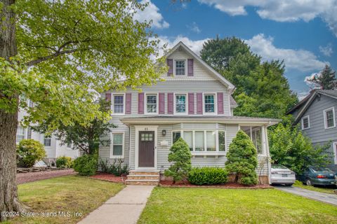 Photo of 21 Terrace Avenue, Staten Island, NY 10309 (MLS # 2404592)