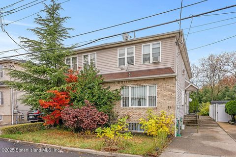 Photo of 21 Leewood Loop, Staten Island, NY 10304 (MLS # 2506662)