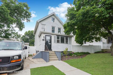 Photo of 75 Dekay Street, Staten Island, NY 10310 (MLS # 2404678)