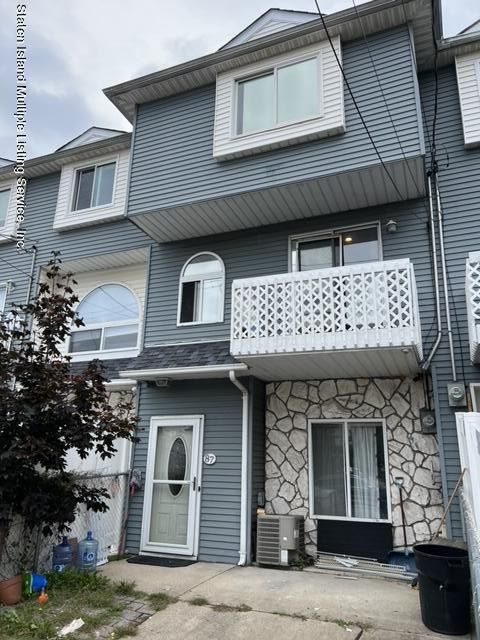 Photo of 87 Richmond Hill Road, Staten Island, NY 10314 (MLS # 1164843)