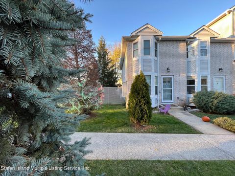 Photo of 162 Rosedale Avenue, Staten Island, NY 10312 (MLS # 1158873)