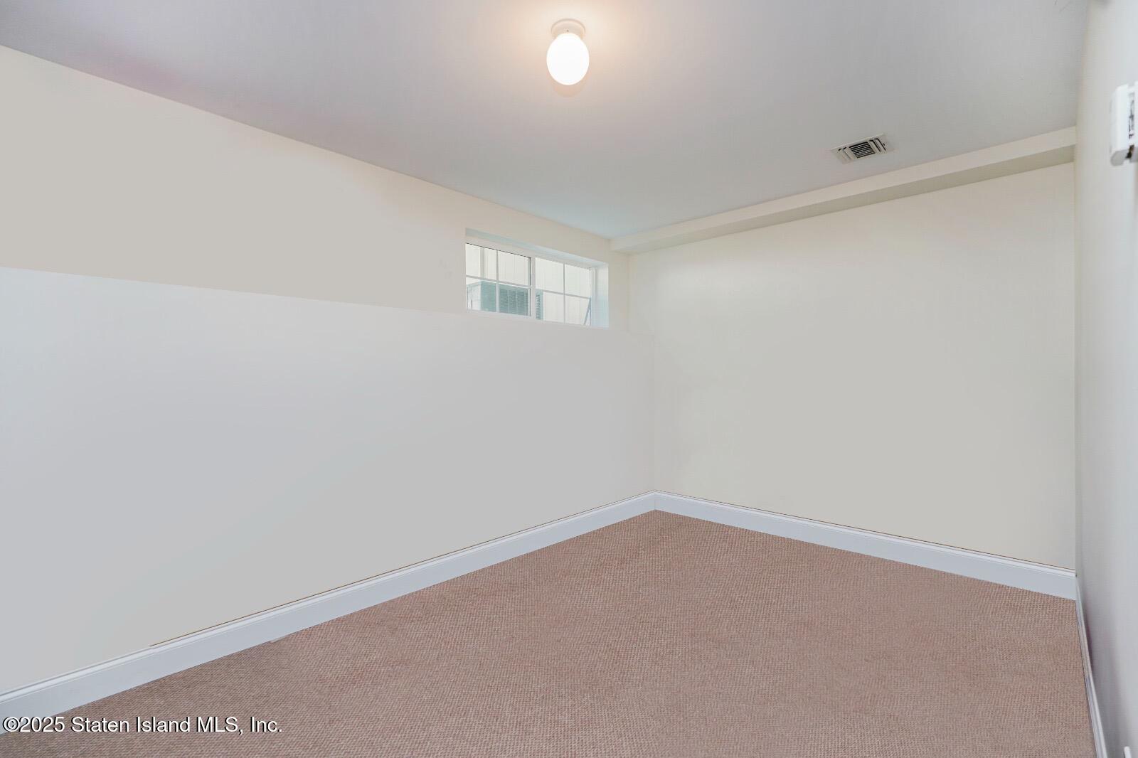 121 Presentation Circle, Staten Island, New York image 24