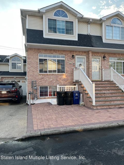 Photo of 64 Darnell Lane, Staten Island, NY 10309 (MLS # 1164028)