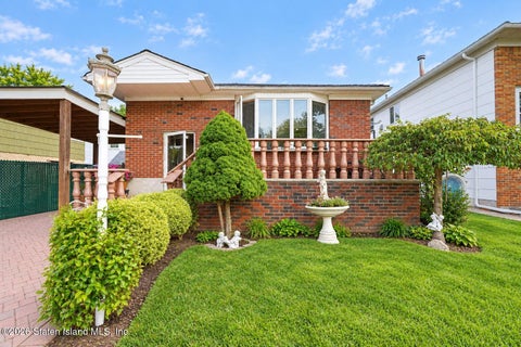 Homes For Sale - 27 Muller Avenue<br/> Staten Island, NY 10314