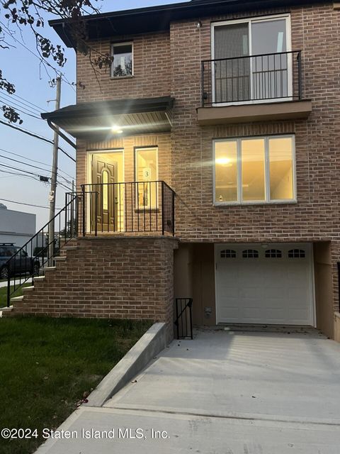 Photo of 3 Ina Street, Staten Island, NY 10306 (MLS # 2405773)