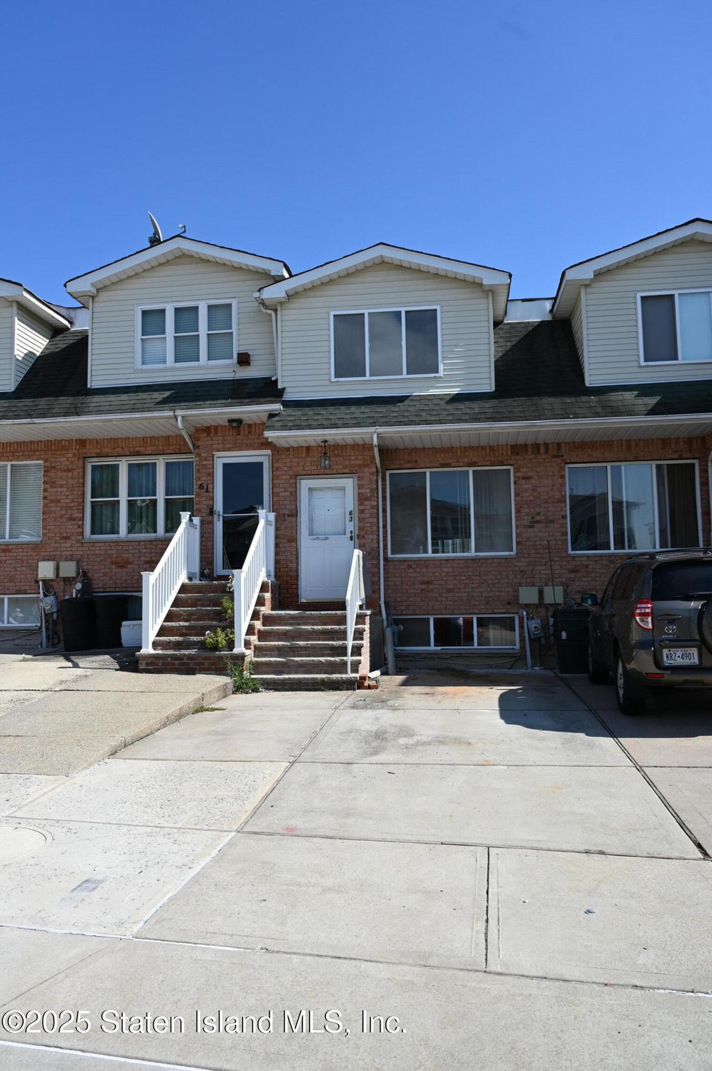 Photo of 63 Bogota Street, Staten Island, NY 10314 (MLS # 2505419)