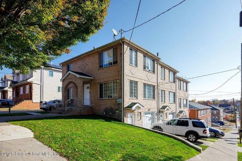Photo of 820 Richmond Road, Staten Island, NY 10304 (MLS # 2504280)